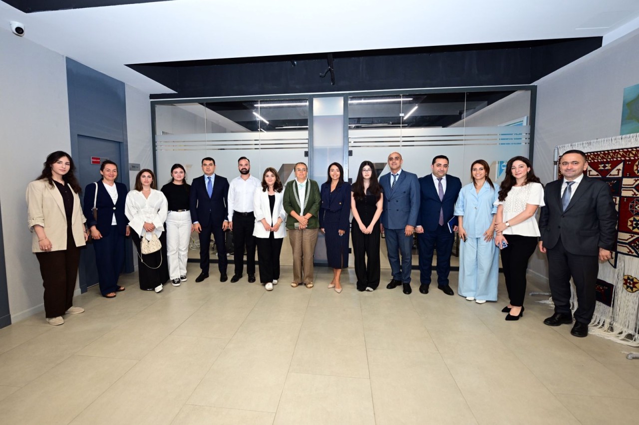 Adil Kərimli xaricdə təhsil alan tələbələrlə görüşdü - FOTOLAR